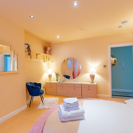 The Courtyard Suite By Margate Suites מראה חיצוני תמונה