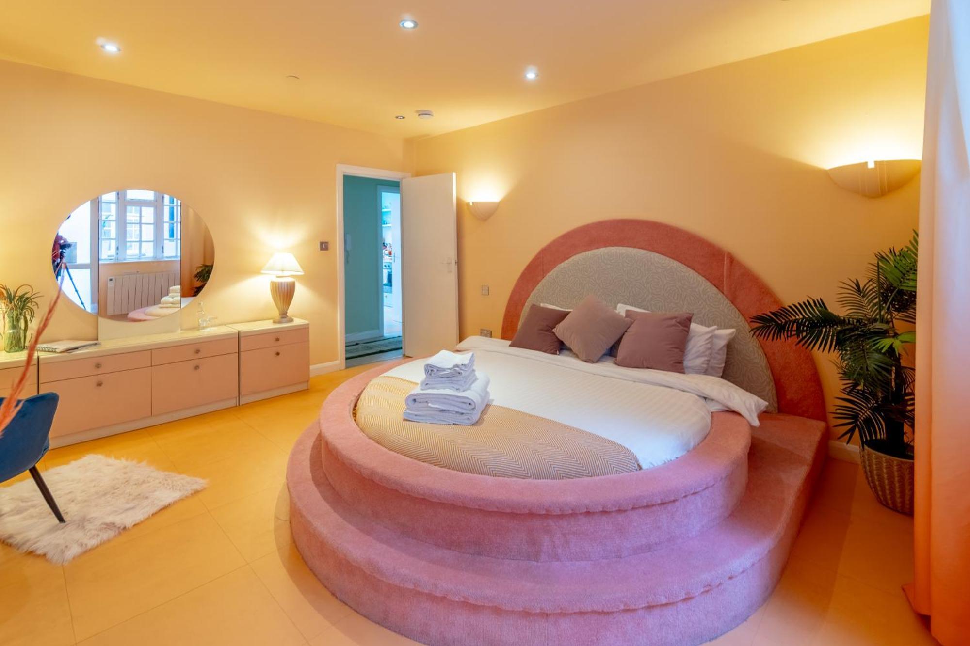 The Courtyard Suite By Margate Suites מראה חיצוני תמונה