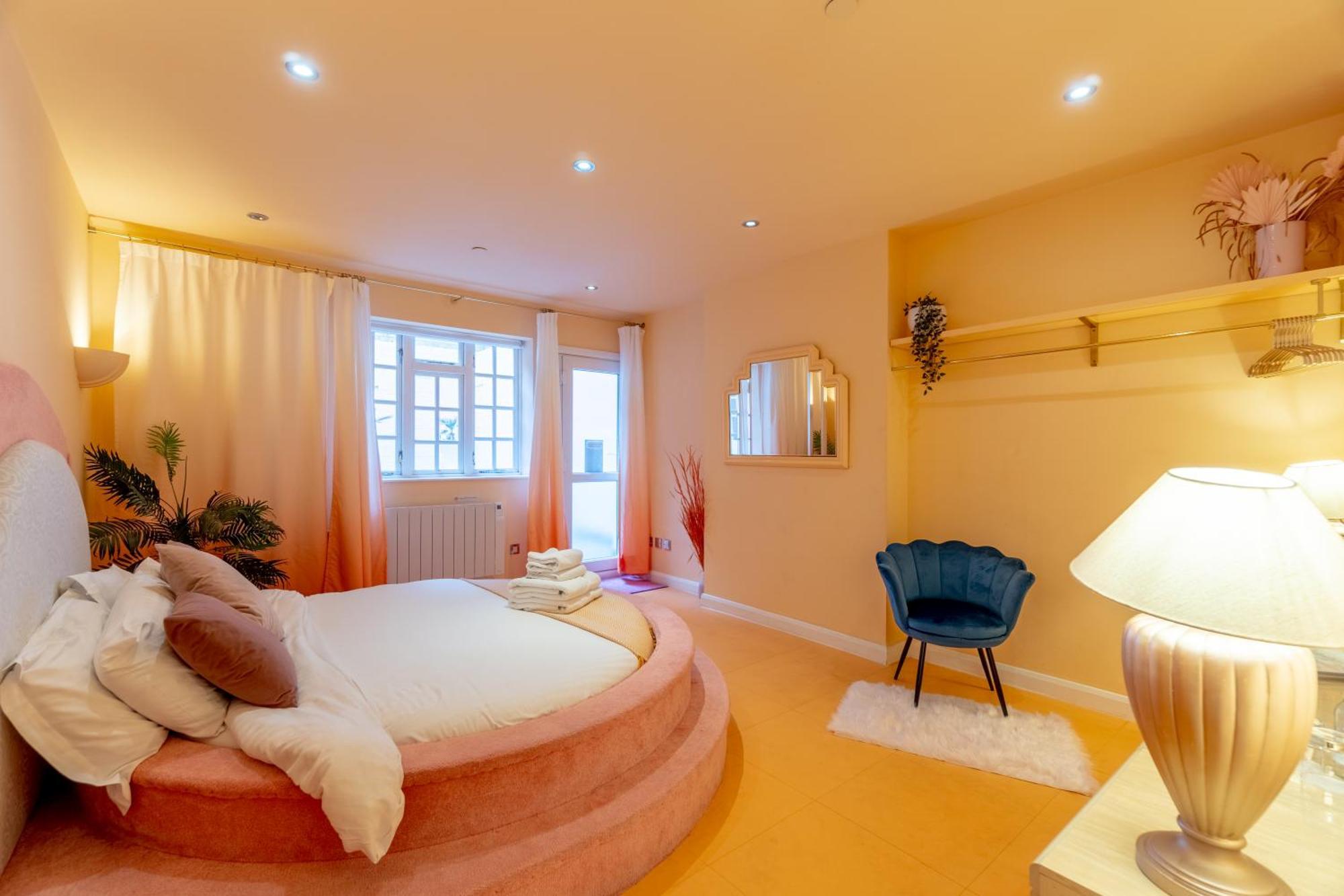 The Courtyard Suite By Margate Suites מראה חיצוני תמונה